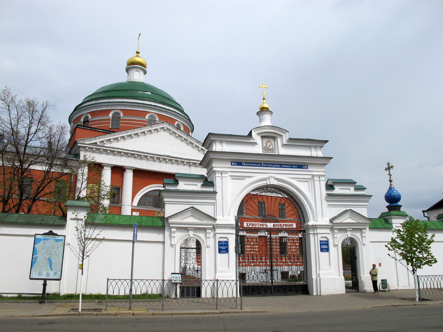 Крестовоздвиженский храм в казани